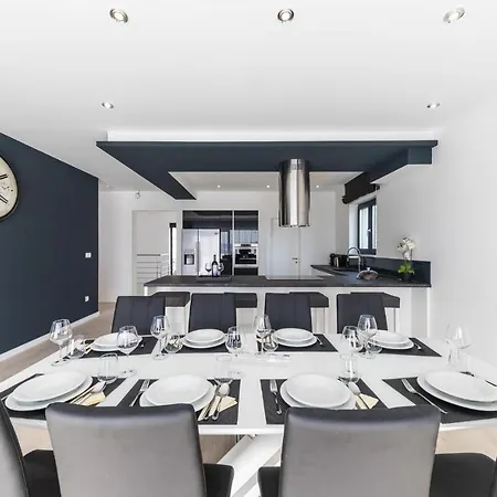 Holiday home Lovely In Kastel Stari With Kitchen Kastela