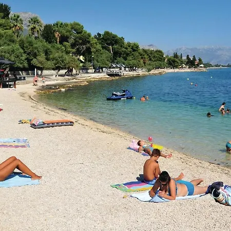 Vakantiehuis Awesome In Kastel Stari W/ Outdoor Swimming Pool&4 Bedrooms Kaštela