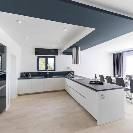 Lovely In Kastel Stari With Kitchen