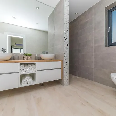 Lovely In Kastel Stari With Kitchen Holiday home
