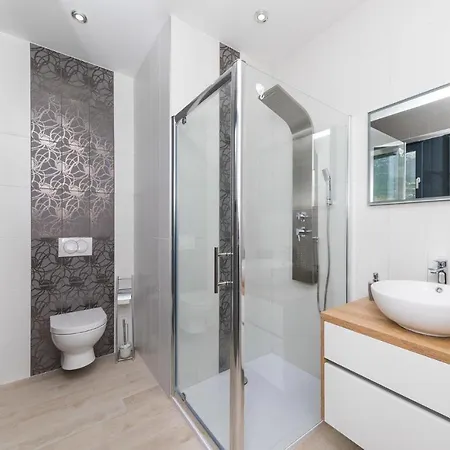 Awesome In Kastel Stari W/ Outdoor Swimming Pool&4 Bedrooms Kaštela