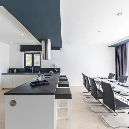 別荘 4 Bedroom Stunning In Kastel Stari *